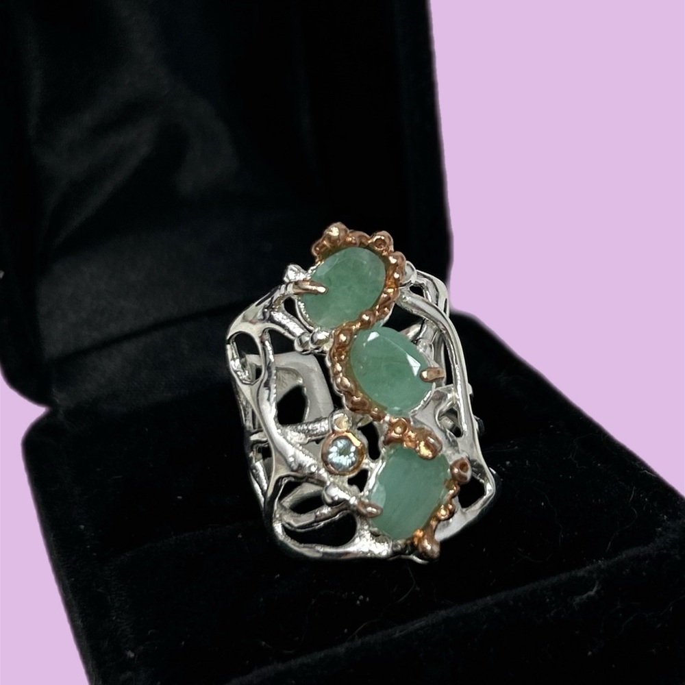 Elegant Genuine Emerald Ring, Sterling Silver Ring with Intricate Design - Picture 4 of 4